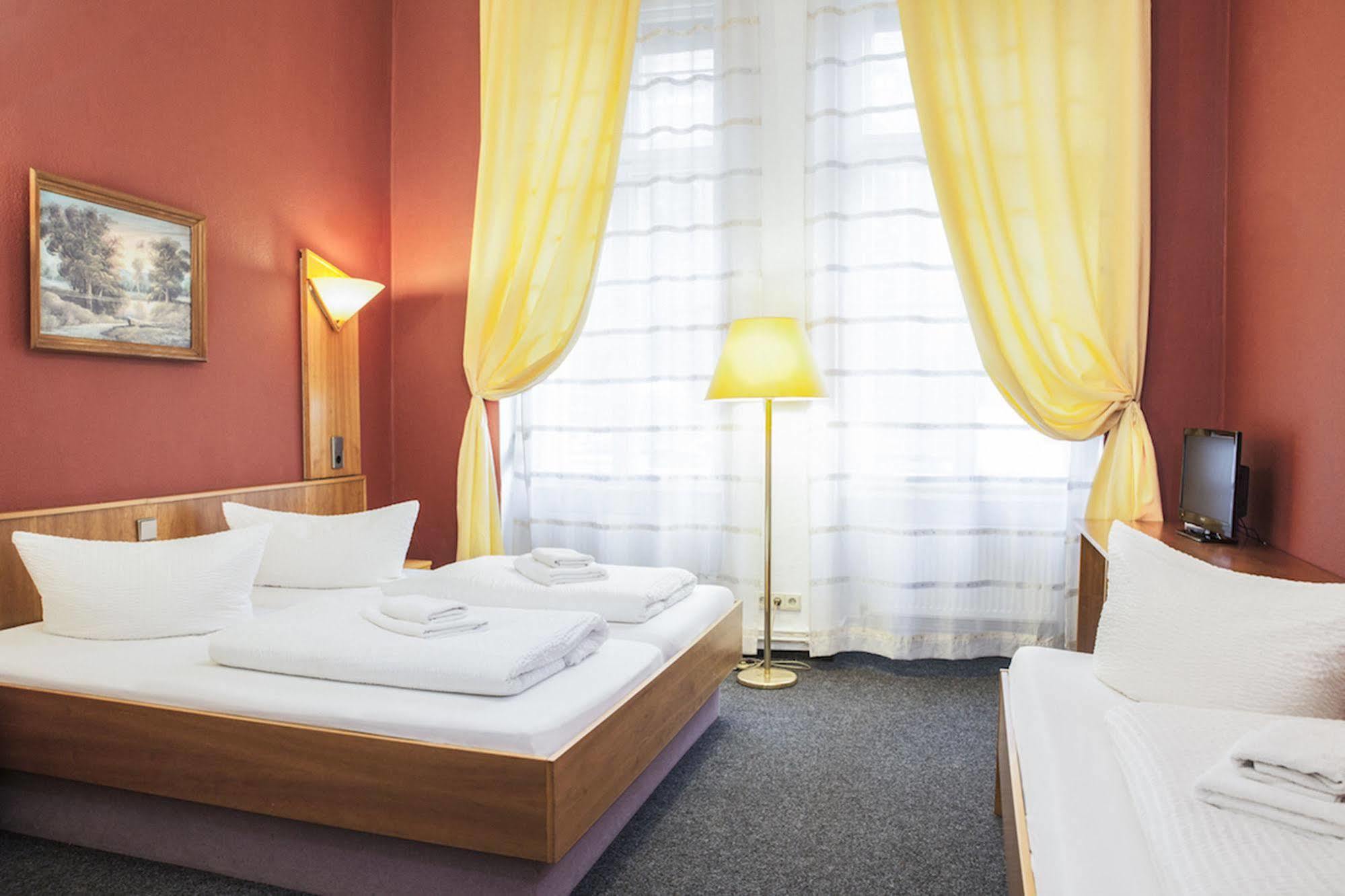 Hotel Pension Insor Berlin Exterior photo