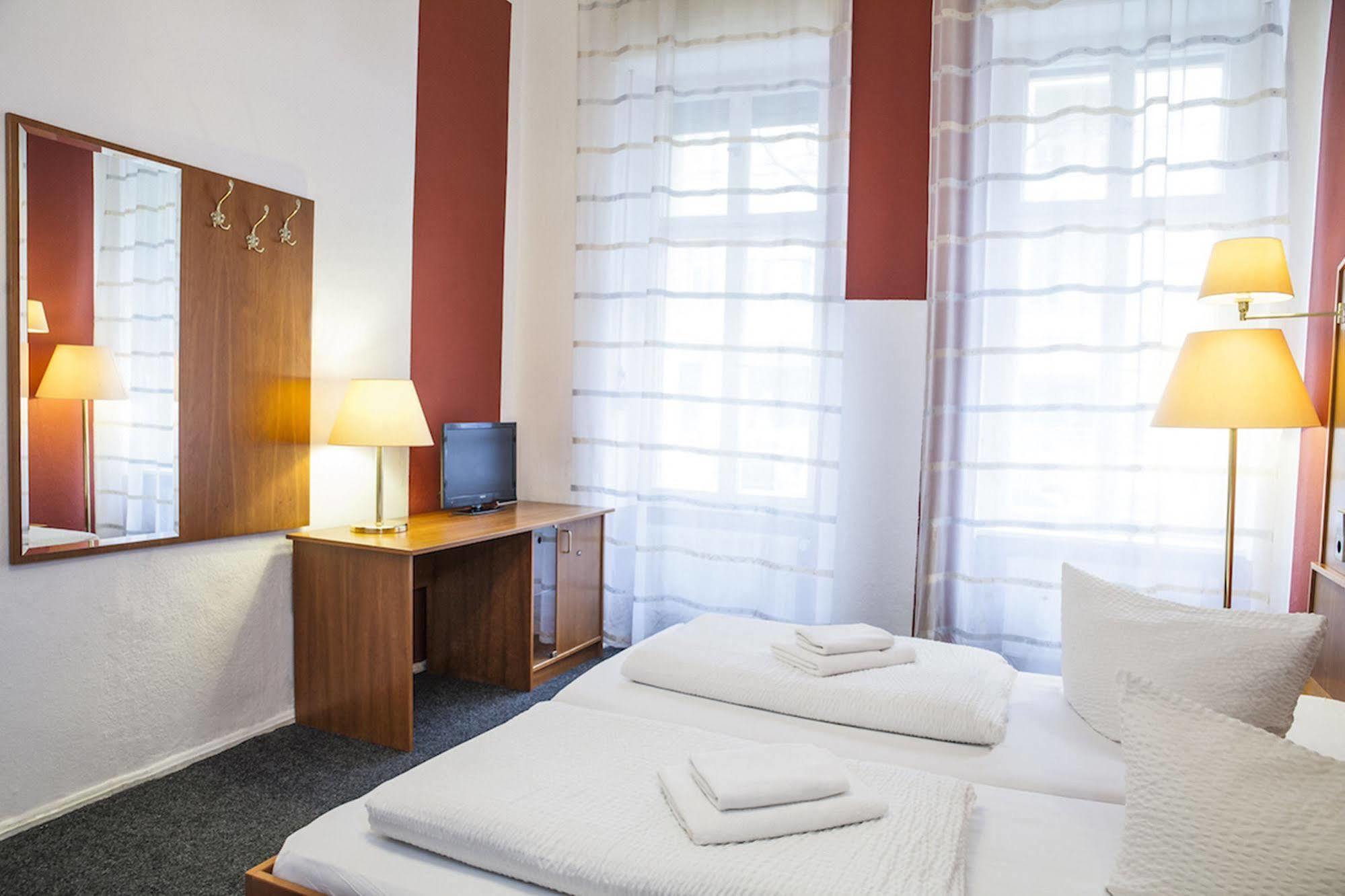 Hotel Pension Insor Berlin Exterior photo