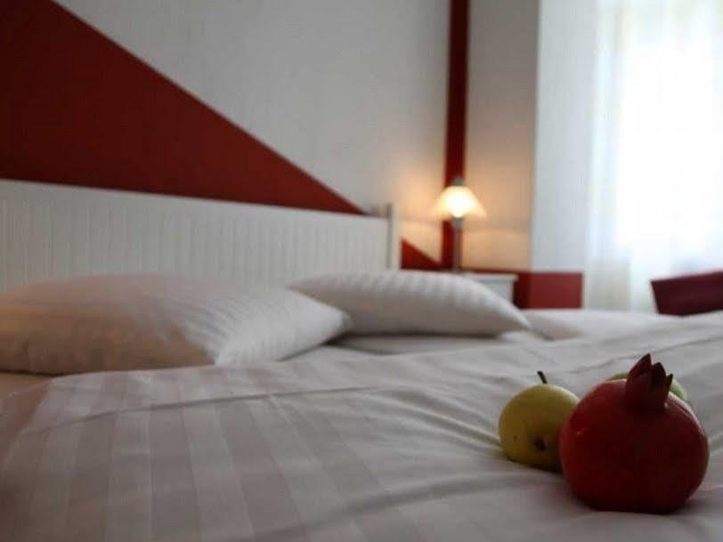 Hotel Pension Insor Berlin Exterior photo