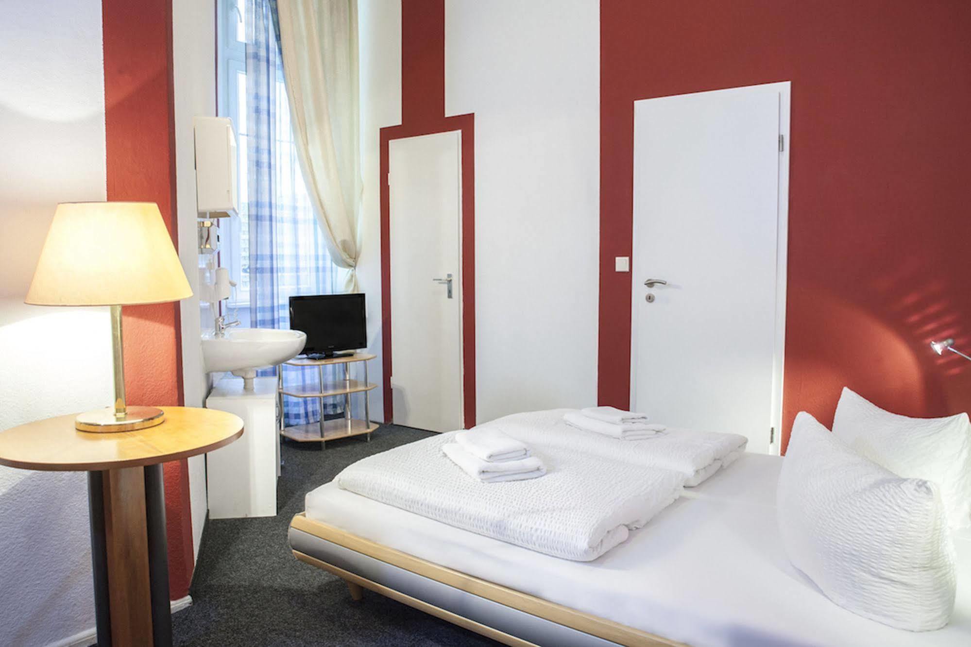 Hotel Pension Insor Berlin Exterior photo